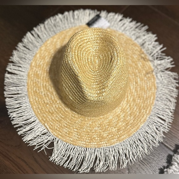 ?KENSIE??NWT?Straw Hat with White Fringe main image 9